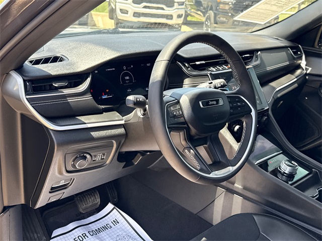 2024 Jeep Grand Cherokee Laredo Altitude X photo 20