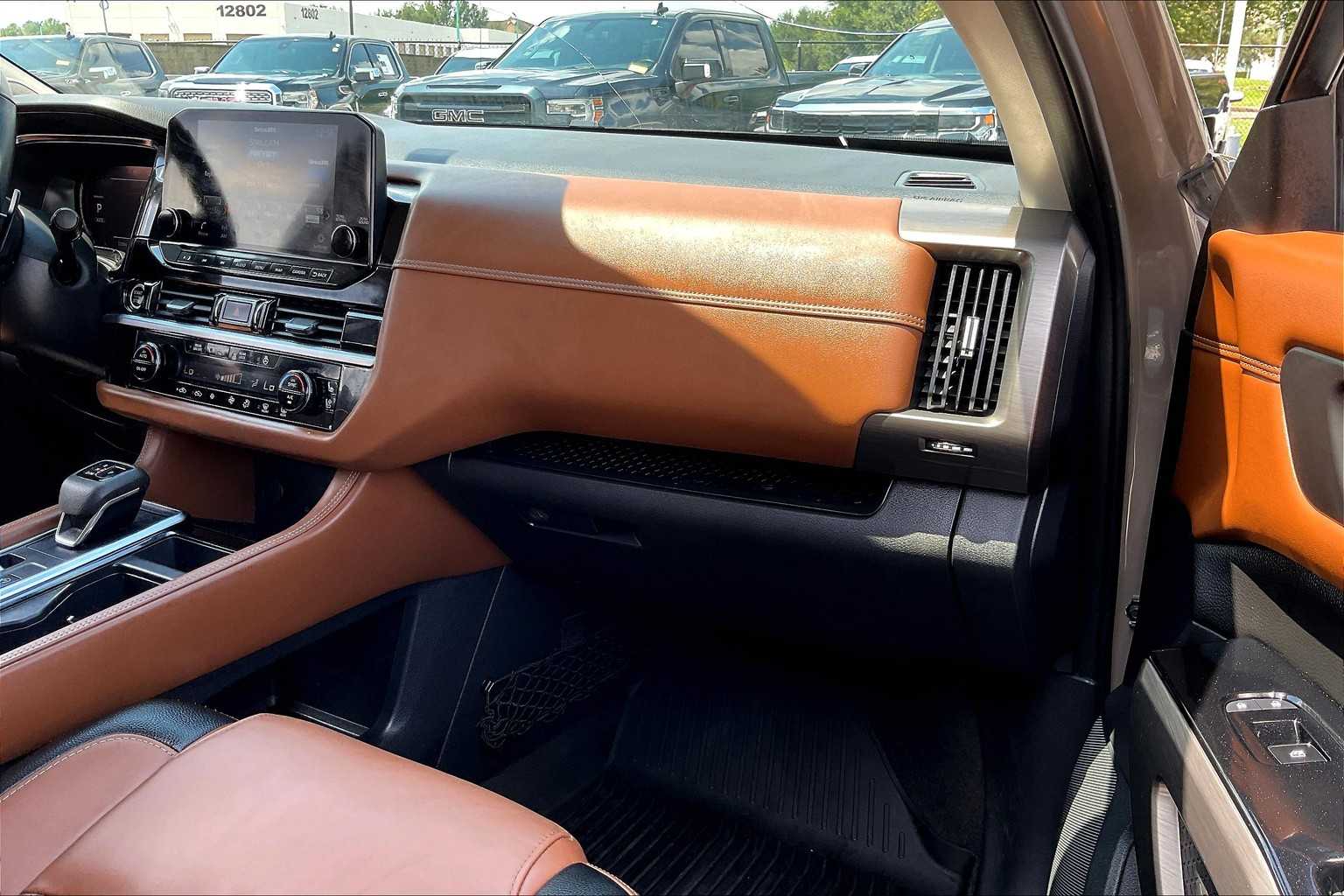 2023 Nissan Pathfinder Platinum photo 32
