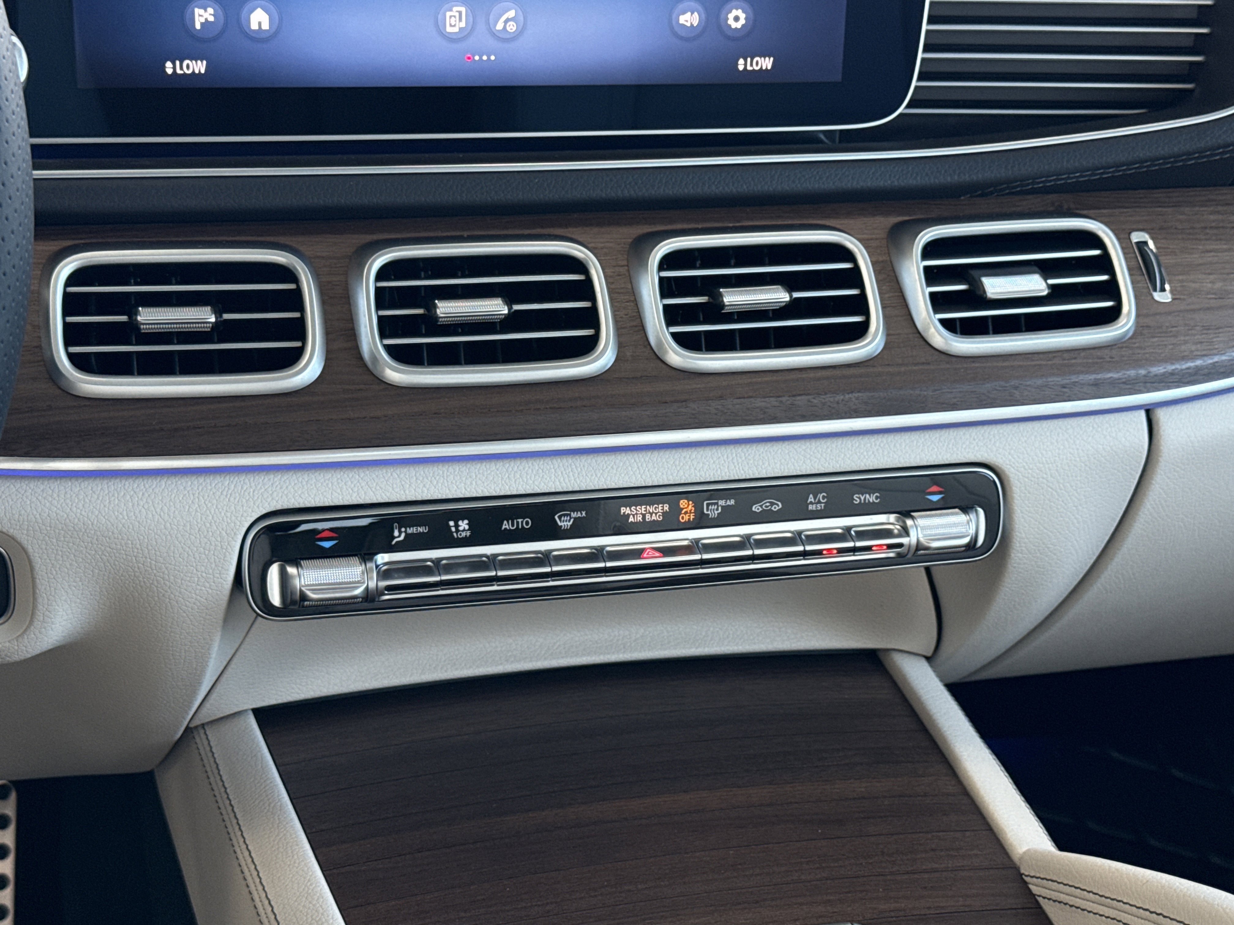 2026 Mercedes Benz GLS 450 4MATIC photo 8