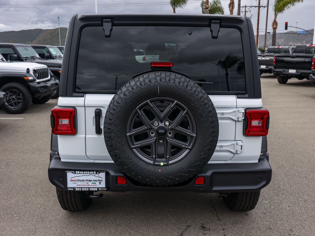 New 2026 Bright White Clear-Coat Exterior Paint Jeep Sport S image 4