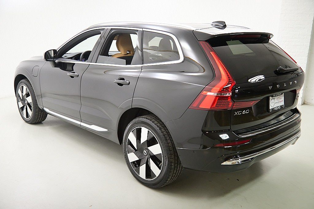 2023 VOLVO XC60 - Image 6