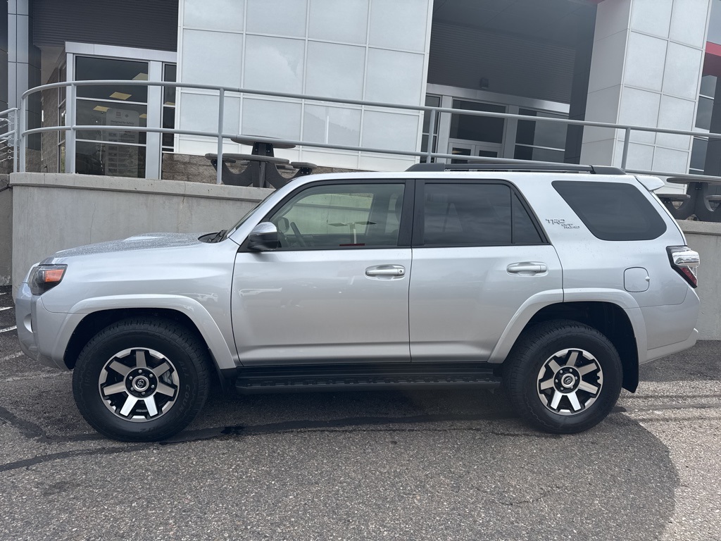 2024 Toyota 4Runner TRD Off-Road photo 3