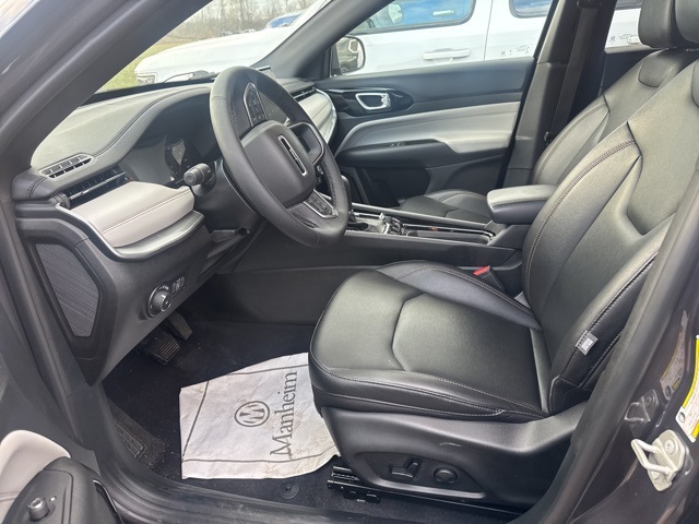 2024 Jeep Compass Limited photo 3