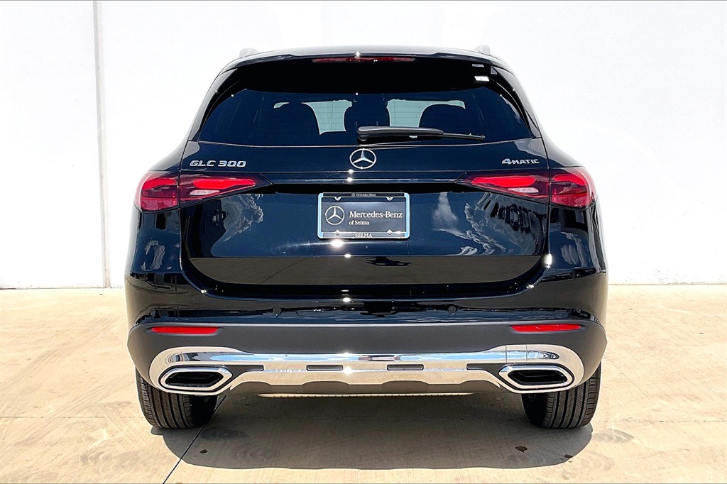 2026 Mercedes Benz GLC 300 4MATIC photo 3