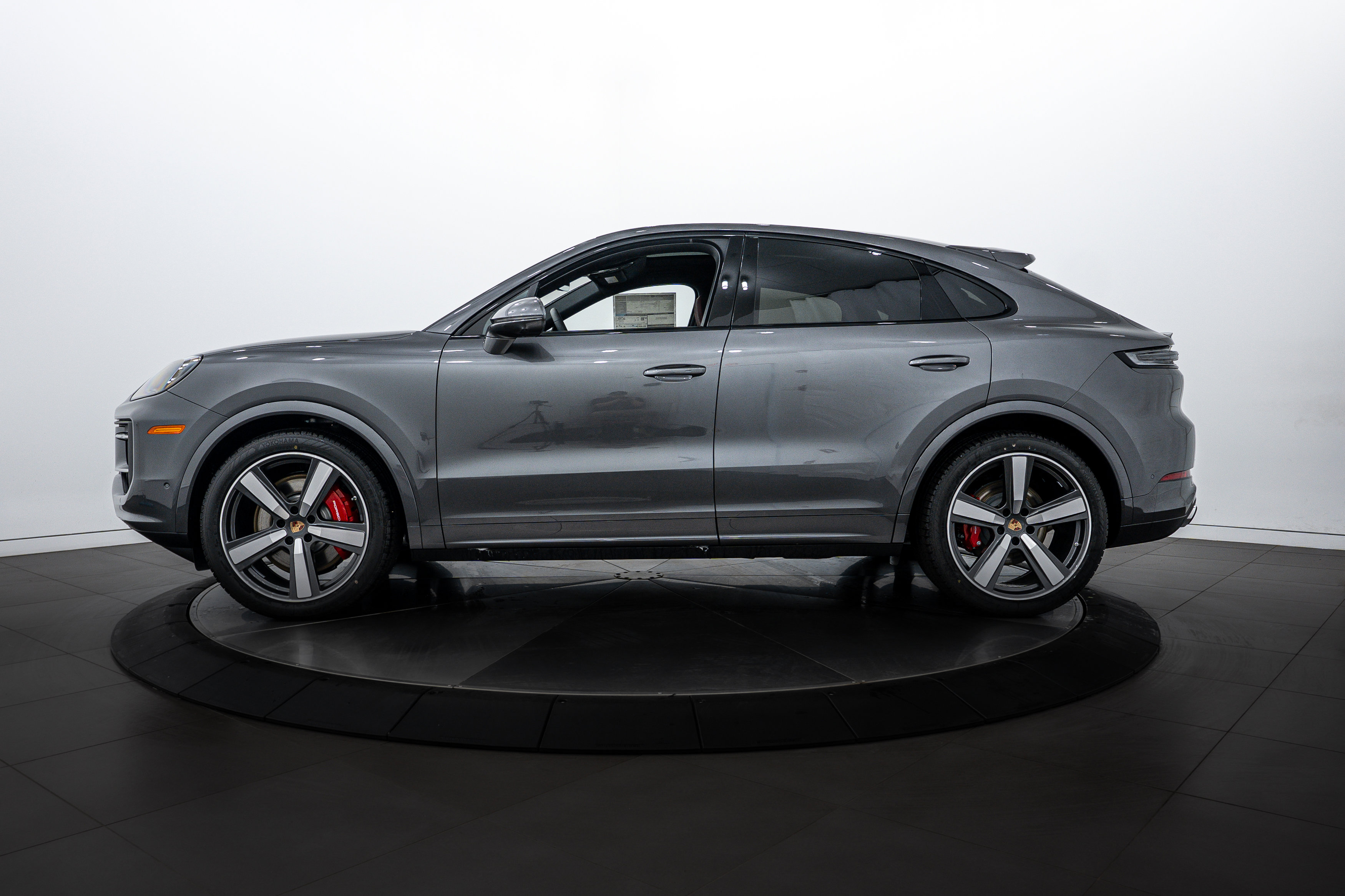 2026 Porsche Cayenne S Coupe photo 2