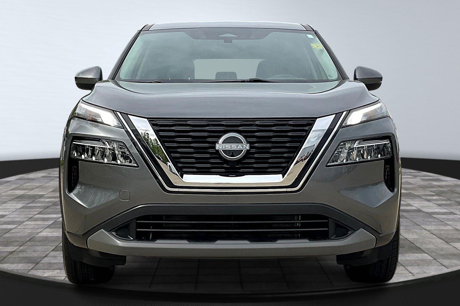 2023 Nissan Rogue SV photo 3