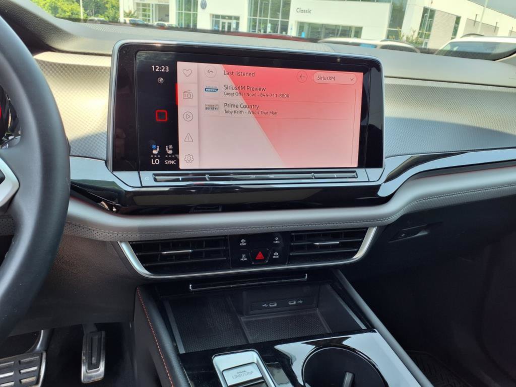 2024 Volkswagen Atlas Peak Edition SE Technology photo 6