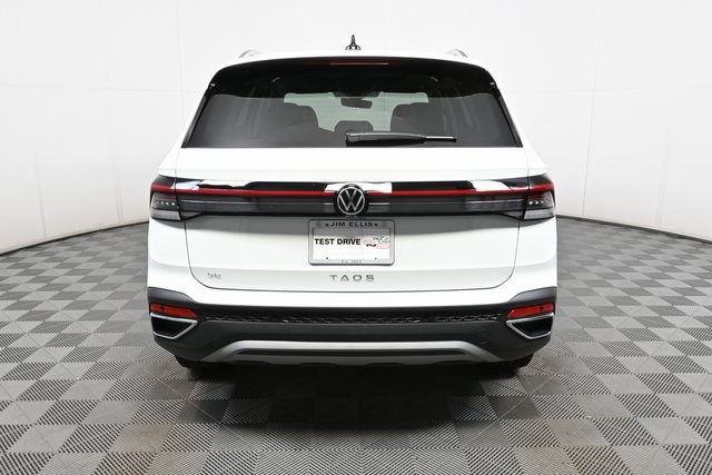2025 Volkswagen Taos SE photo 26