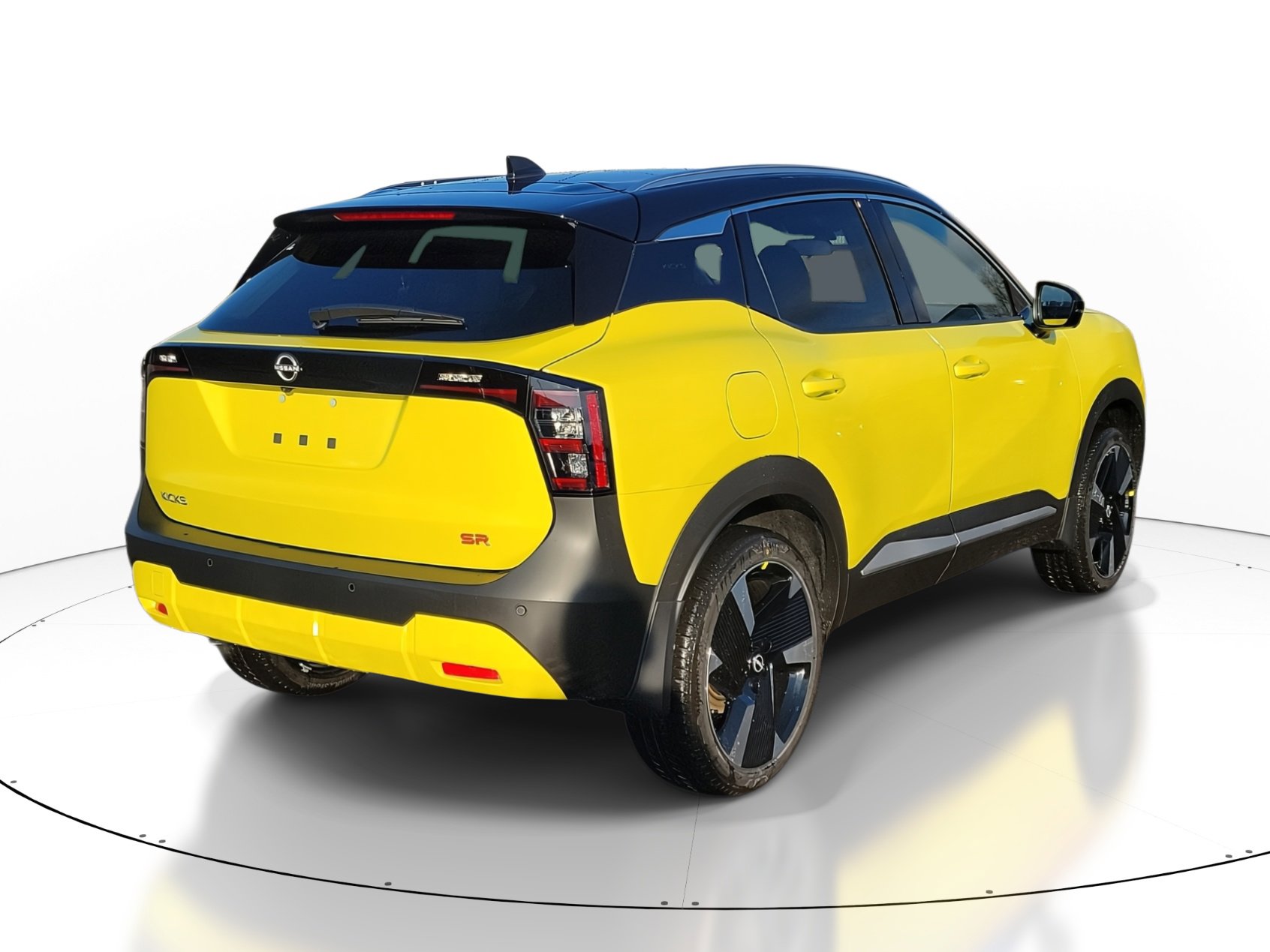2025 Nissan Kicks SR photo 2