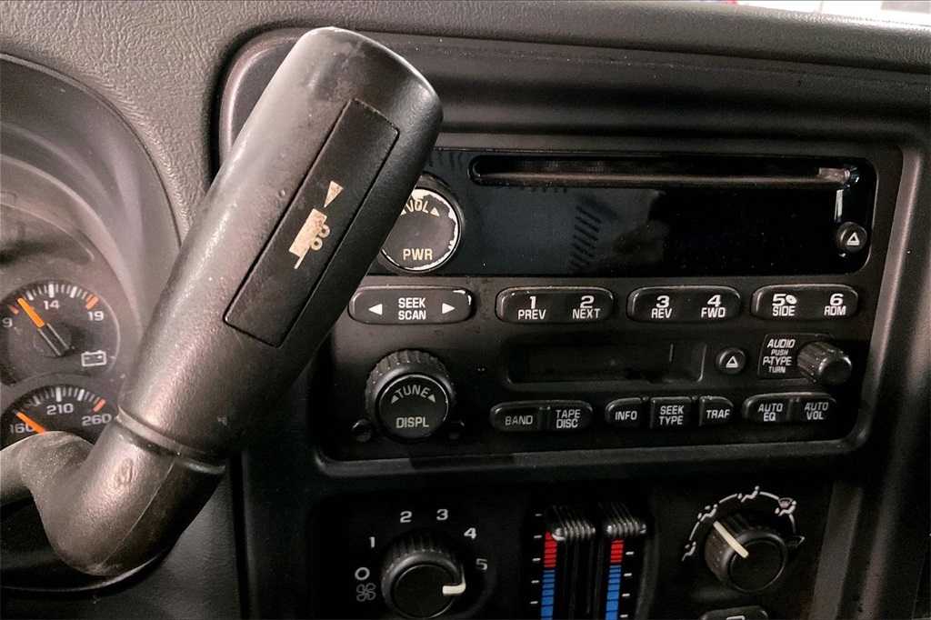 2004 CHEVROLET SILVERADO - Image 20