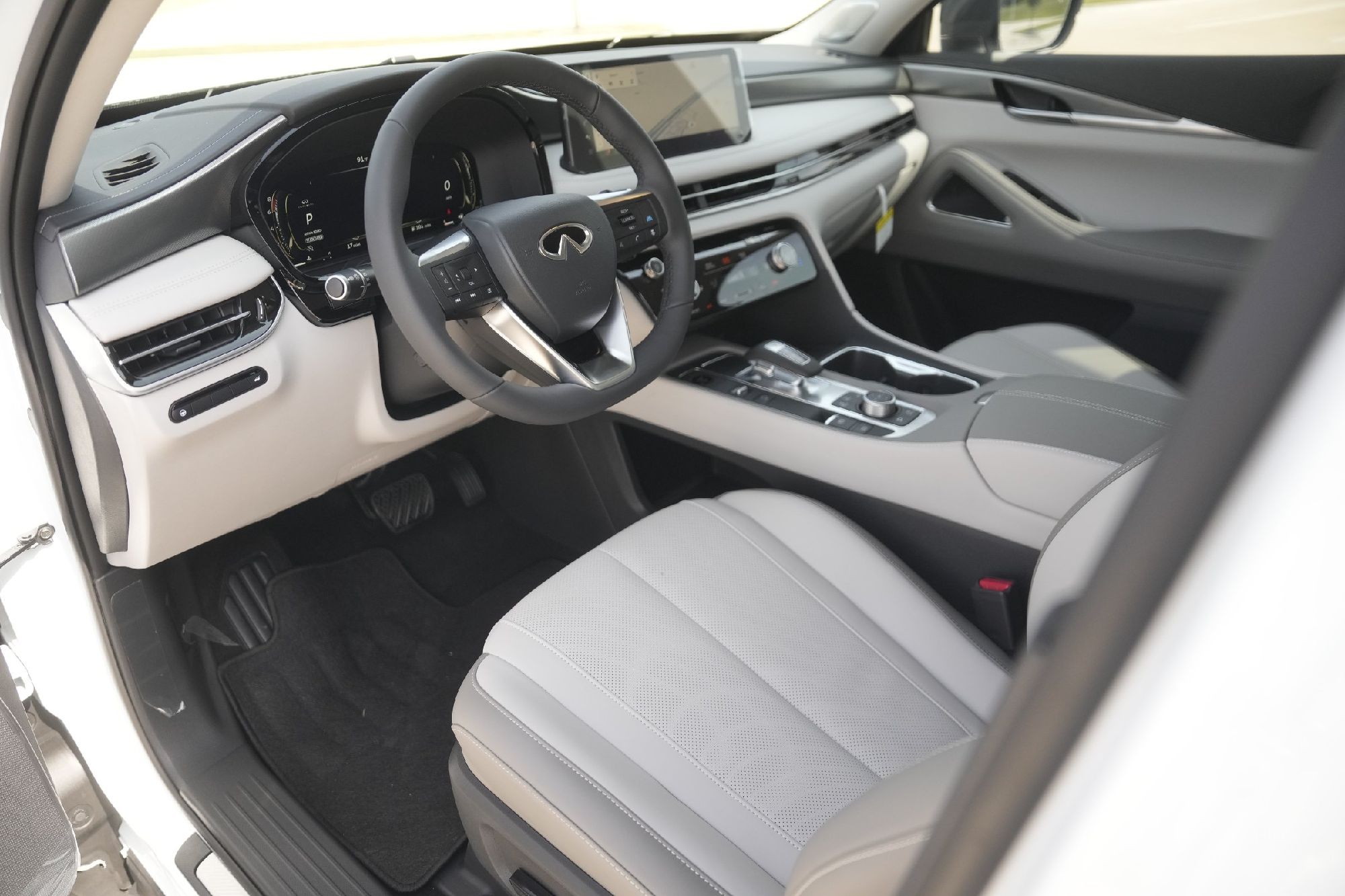 2026 Infiniti QX60 Luxe photo 6