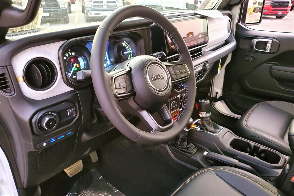 2025 Jeep Wrangler Willys 4xe photo 4