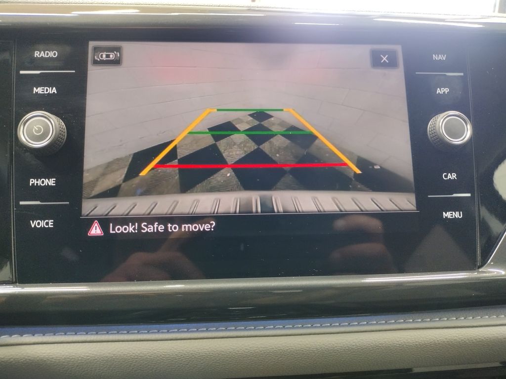 2024 Volkswagen Taos SEL photo 8