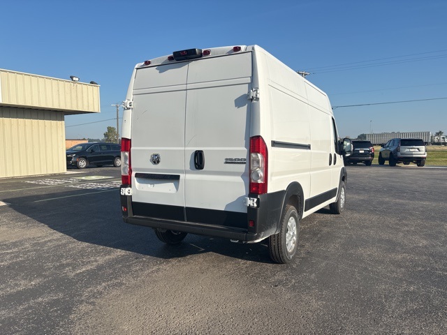 2025 Ram ProMaster 1500 SLT Cargo Van High Roof photo 3