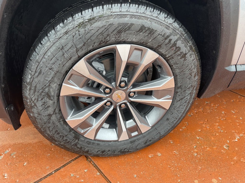 2025 Chevrolet Equinox LT photo 4