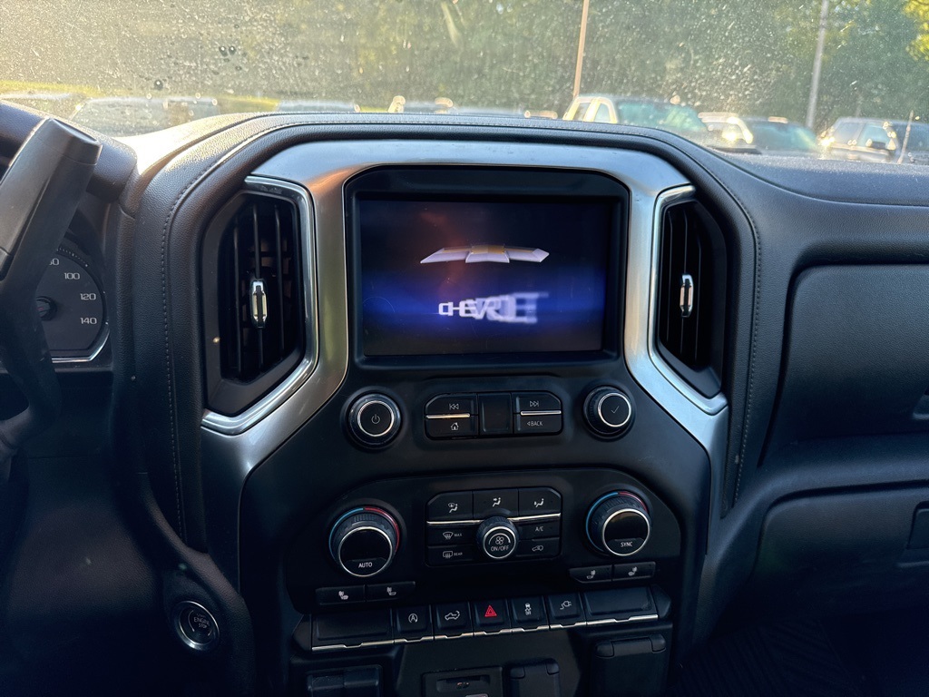 2020 Chevrolet Silverado 1500 LT photo 4