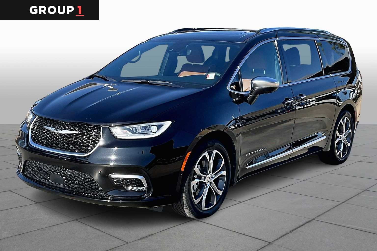 2024 Chrysler Pacifica Pinnacle's photo