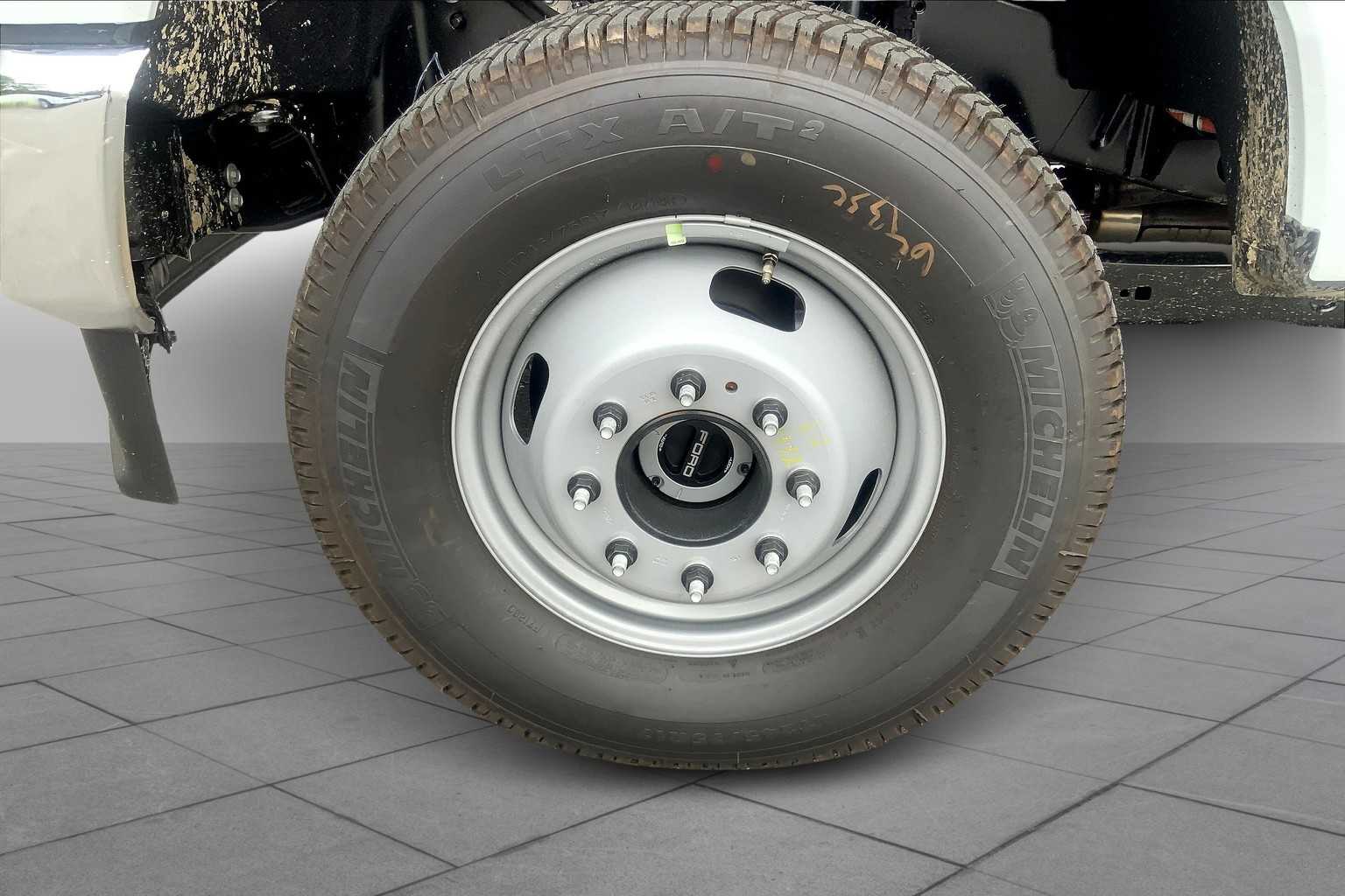 2025 Ford F-350 XL photo 17
