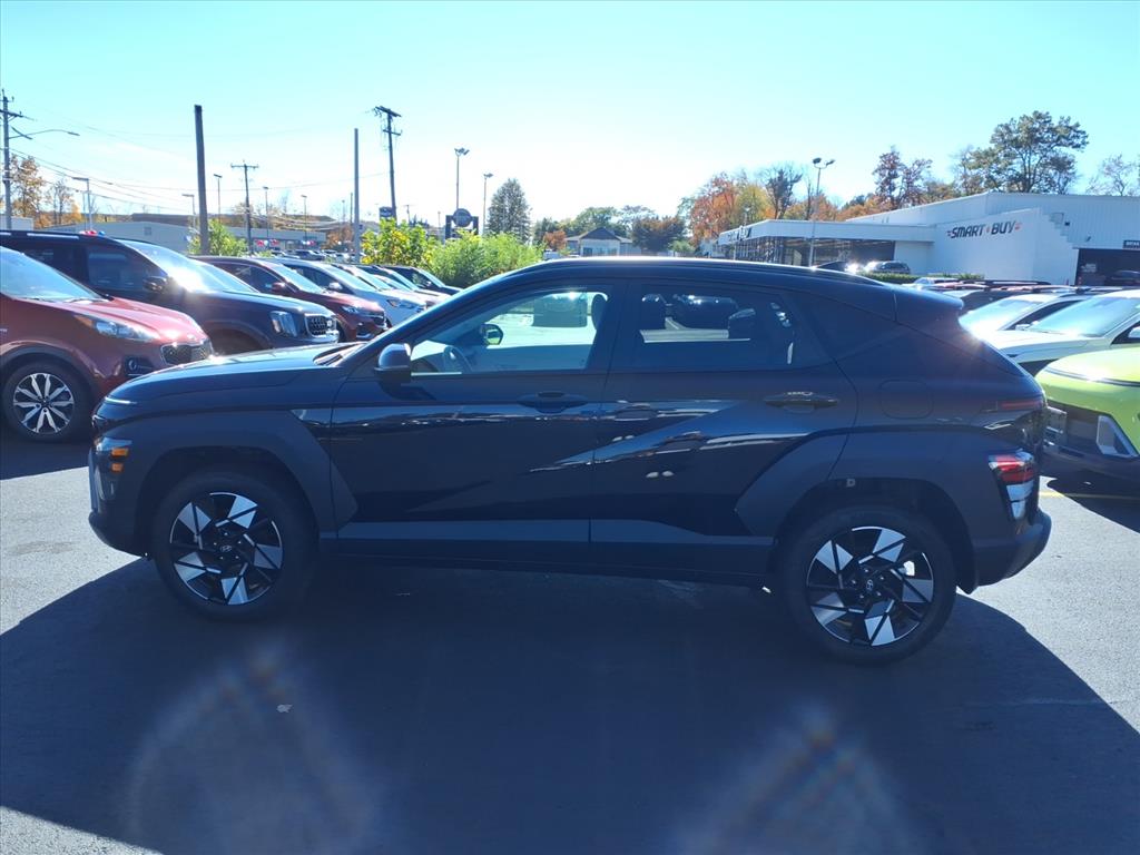 2025 Hyundai Kona SEL photo 2