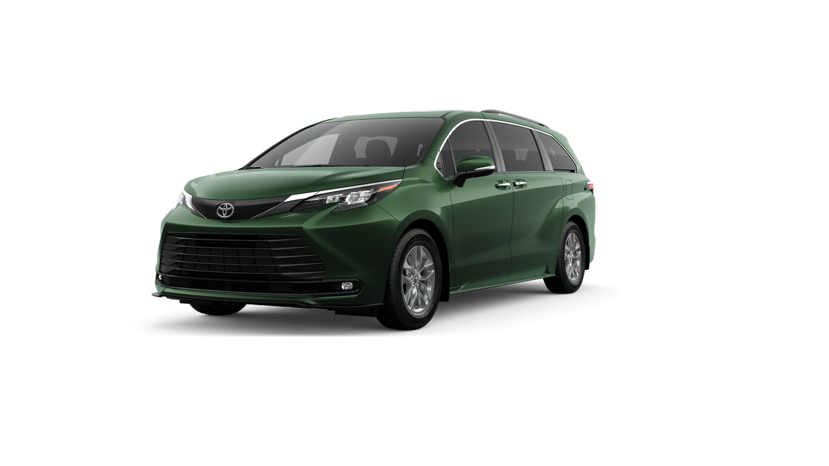 2026 Toyota Sienna XLE's photo
