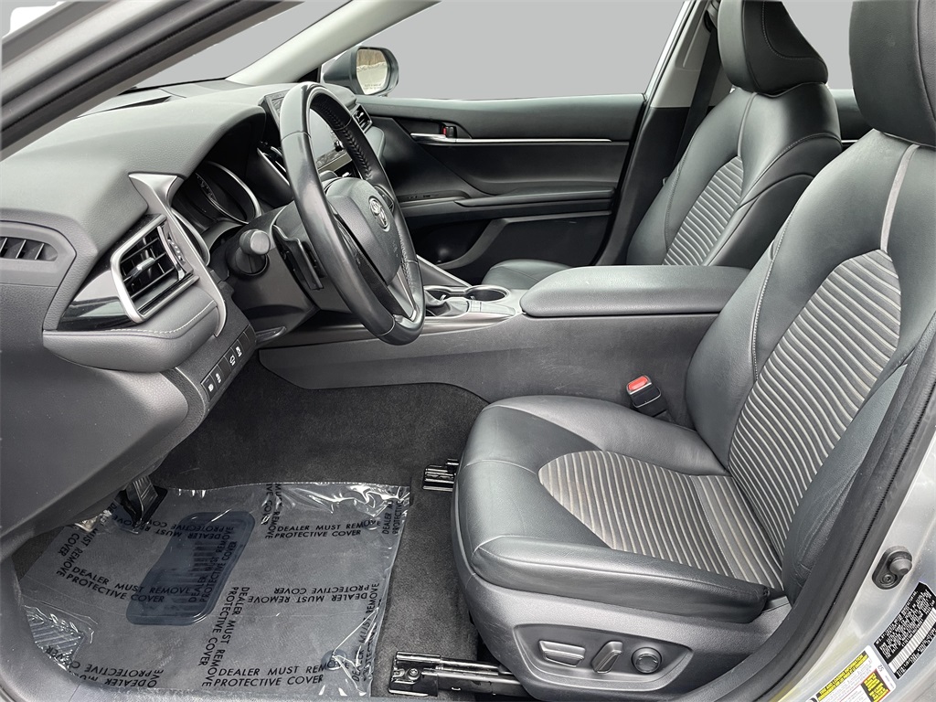 2022 Toyota Camry SE photo 10