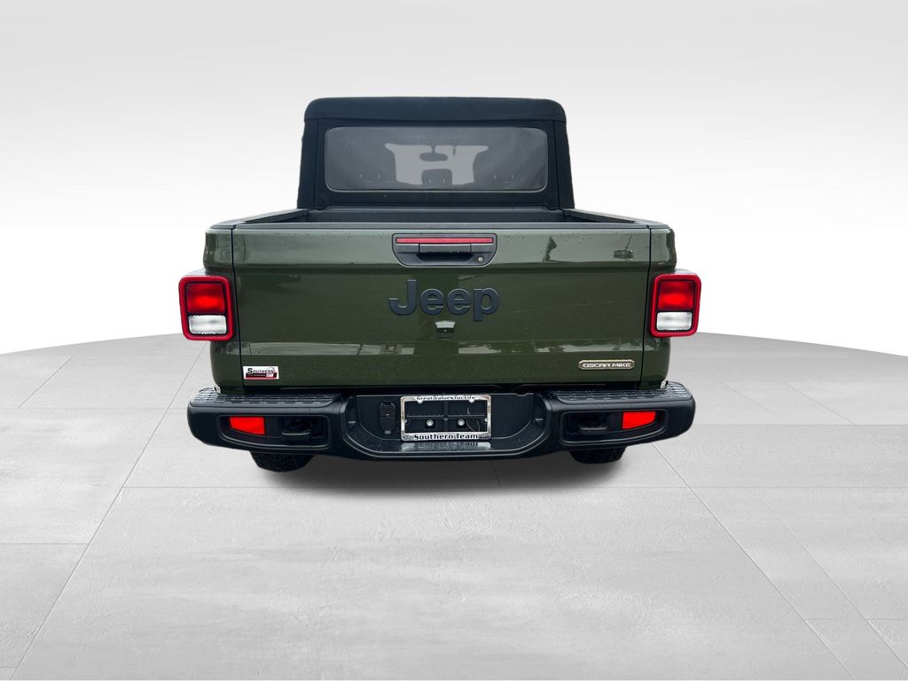 2021 Jeep Gladiator Sport photo 4