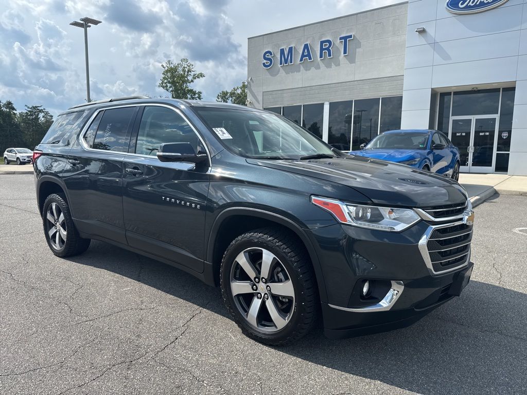 Used 2019 Chevrolet Traverse 3LT with VIN 1GNEVHKW1KJ159234 for sale in South Boston, VA