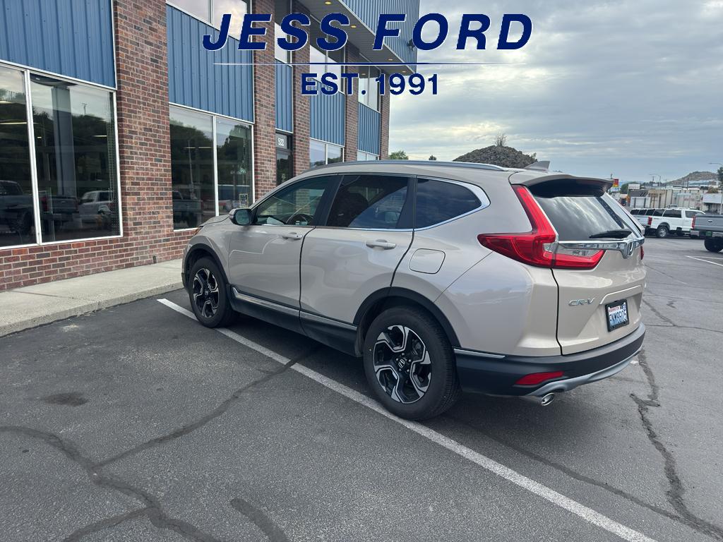 2018 Honda CR-V Touring photo 3