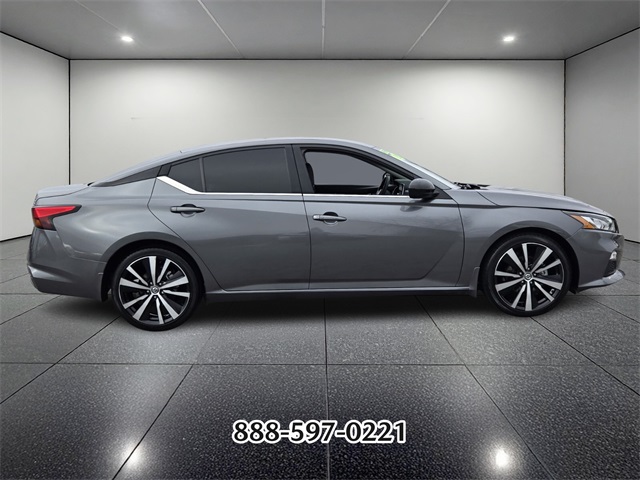 2021 Nissan Altima 2.5 SR photo 2