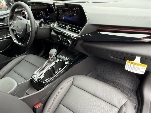 2025 Chevrolet Trax photo 17