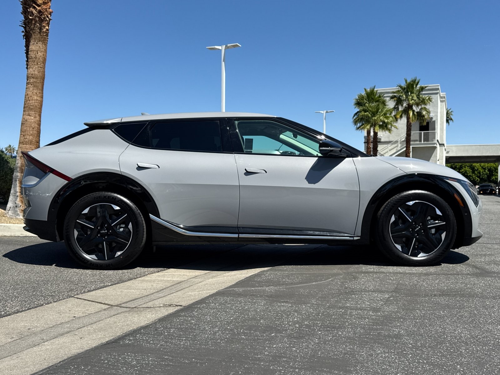 2025 Kia EV6 GT-Line photo 2