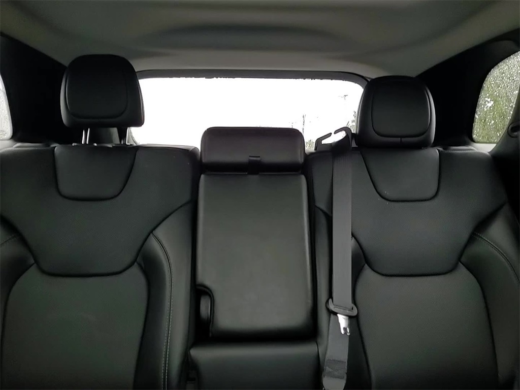 2020 Jeep Cherokee Limited photo 32