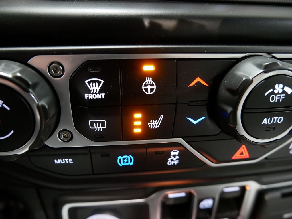2022 Jeep Wrangler Unlimited Sahara High Altitude 4xe photo 22