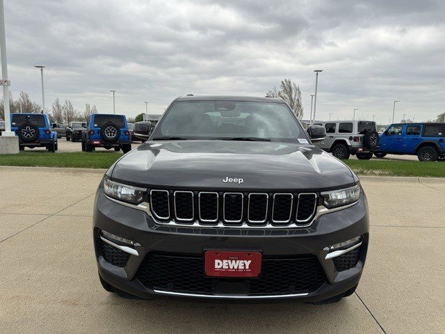 2025 Jeep Grand Cherokee Limited photo 2