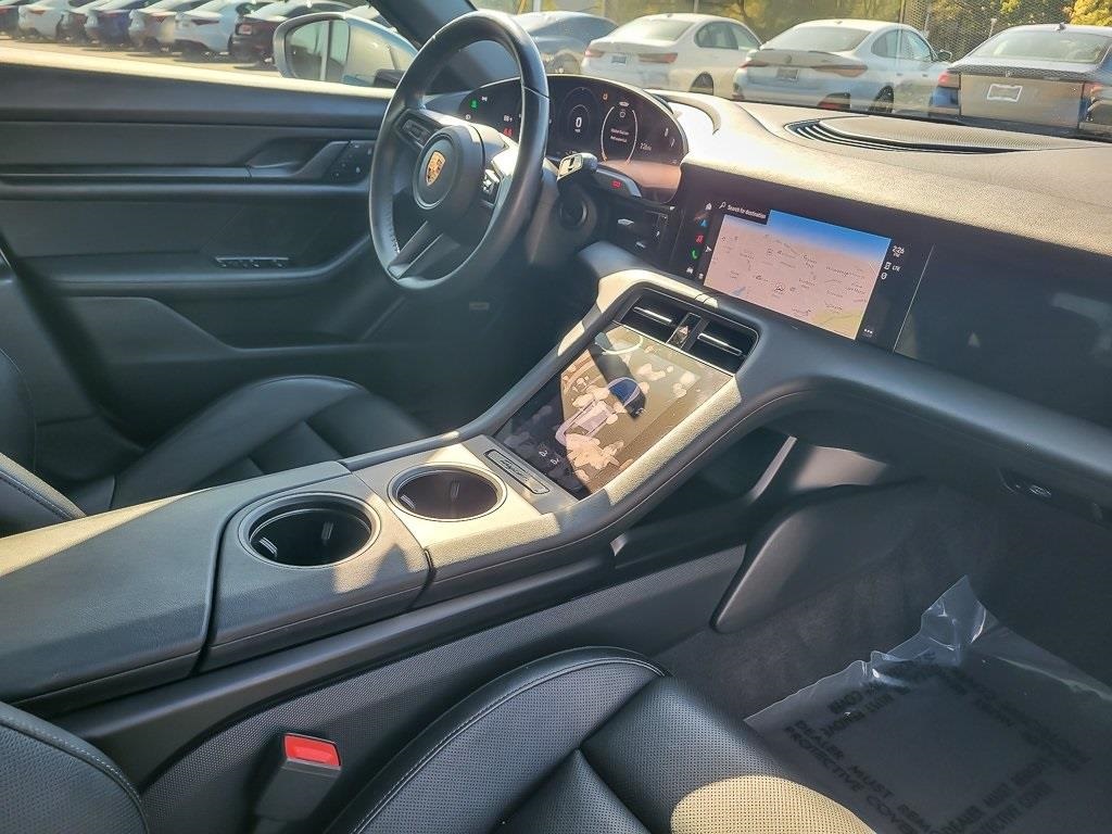 2022 Porsche Taycan 4S photo 22
