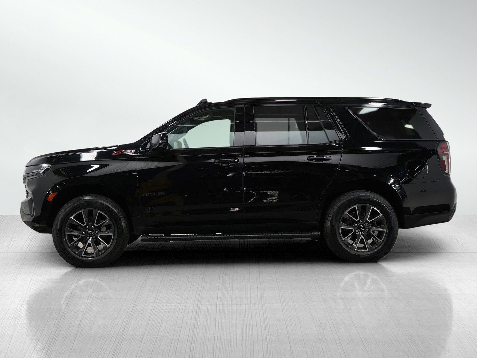 Used 2021 Chevrolet Tahoe Z71 with VIN 1GNSKPKD3MR133789 for sale in Roseville, Minnesota