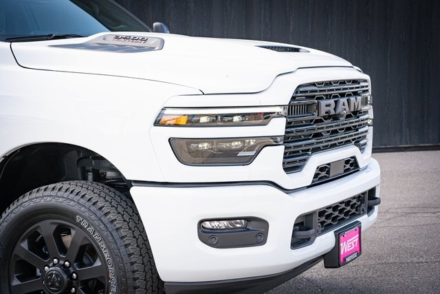 2025 Ram 3500 Laramie photo 4