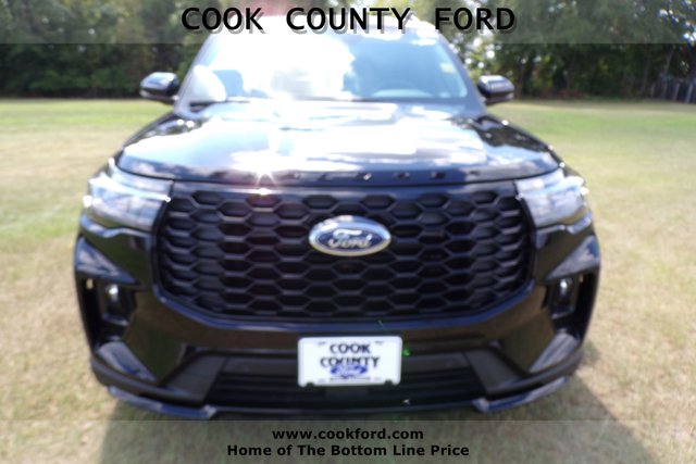 2025 Ford Explorer ST-Line photo 2