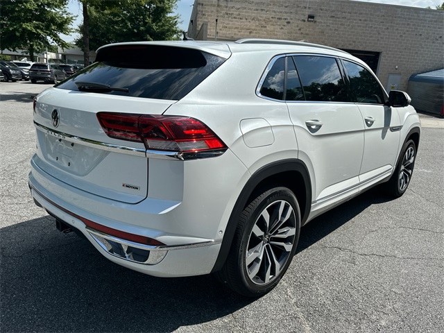 2022 Volkswagen Atlas Cross Sport V6 SEL Premium R-Line photo 4