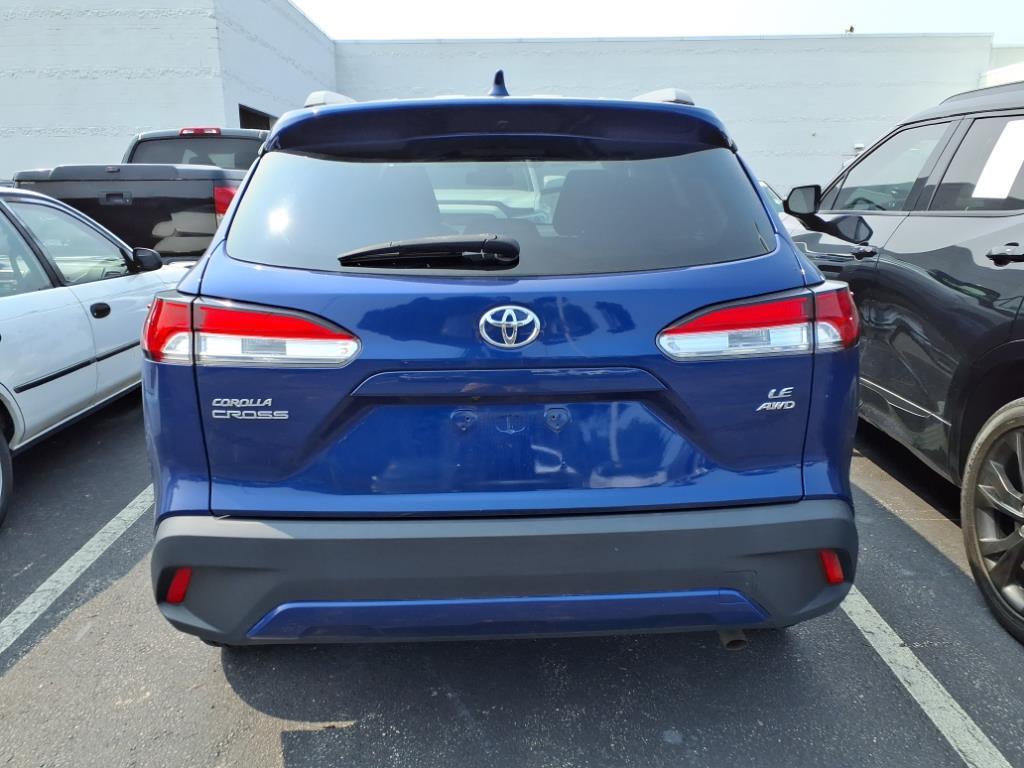 2022 Toyota Corolla Cross LE photo 4