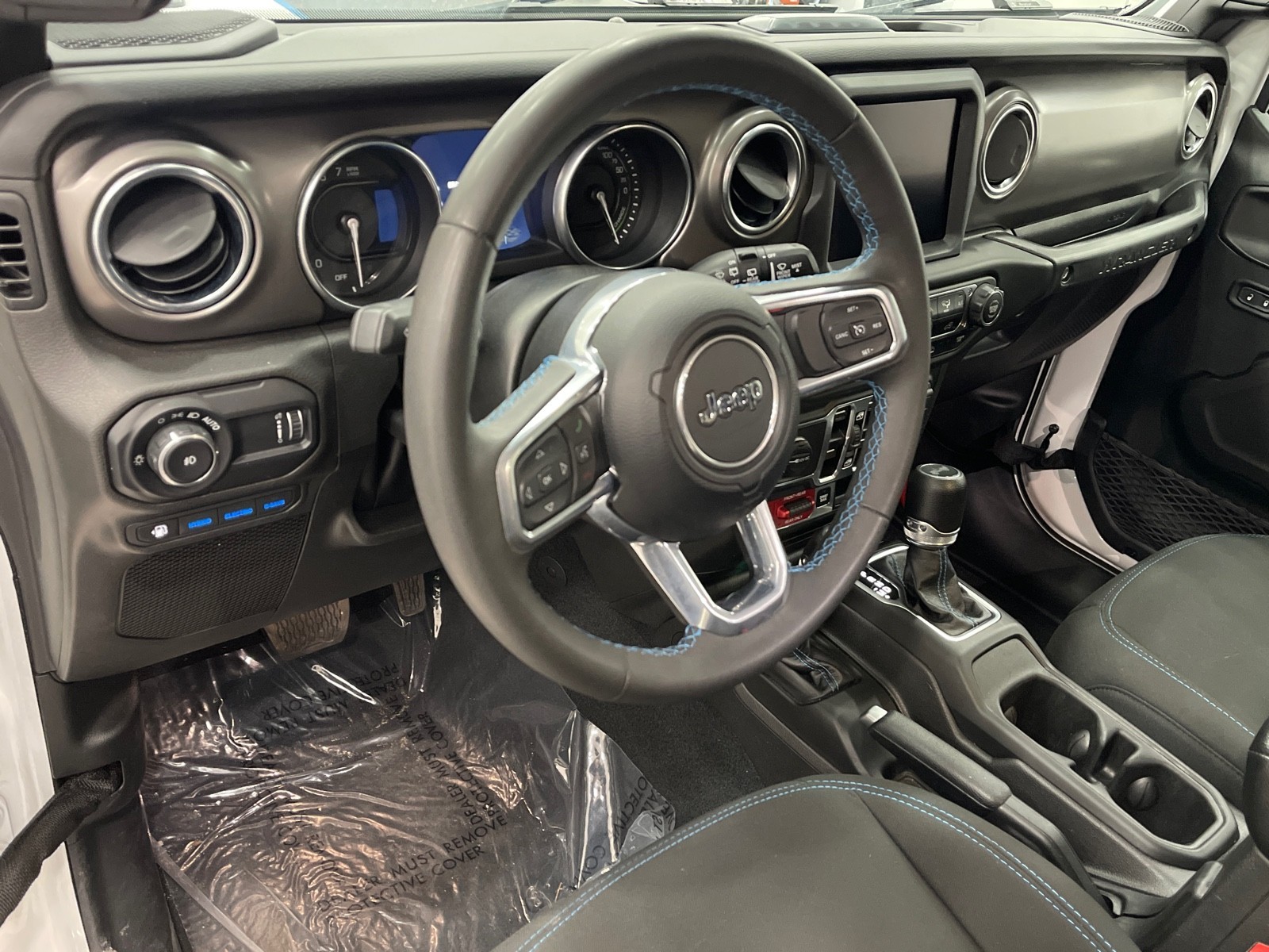 2023 Jeep Wrangler 4xe Rubicon photo 3