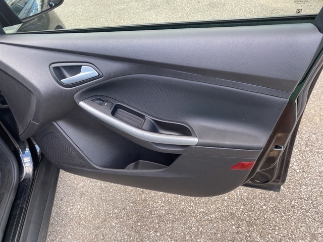 2014 Ford Focus SE photo 27