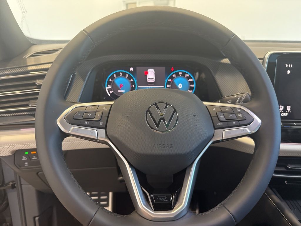 2026 Volkswagen Atlas Cross Sport SEL Premium R-Line photo 18