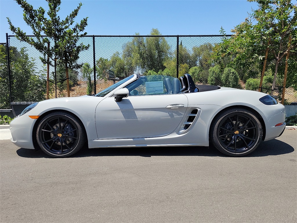 2025 Porsche Boxster photo 2