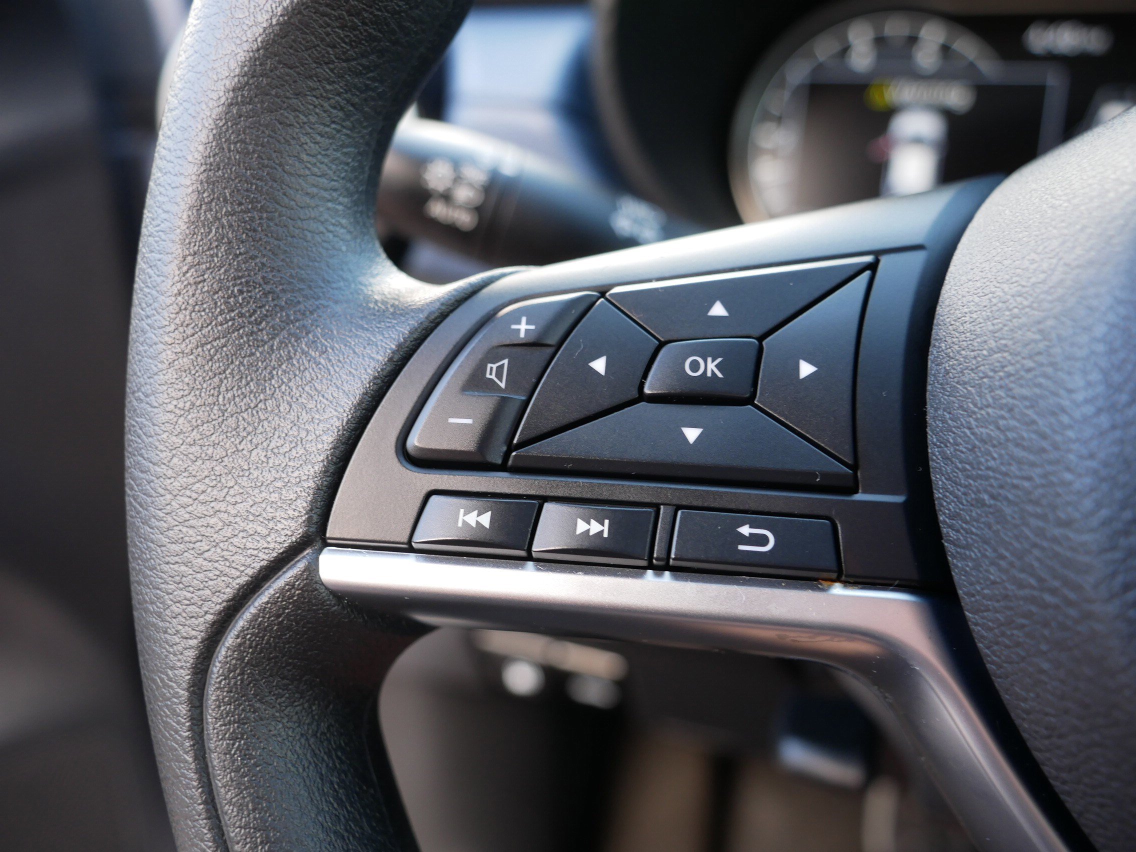 2024 Nissan Versa SV photo 27