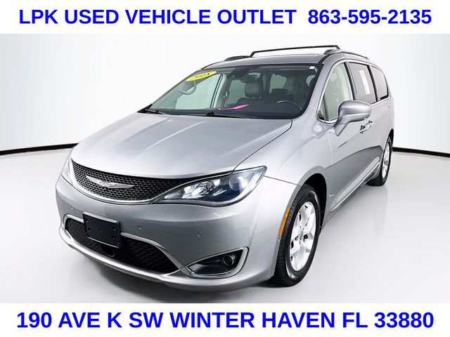 2018 Chrysler Pacifica Touring Plus photo 3