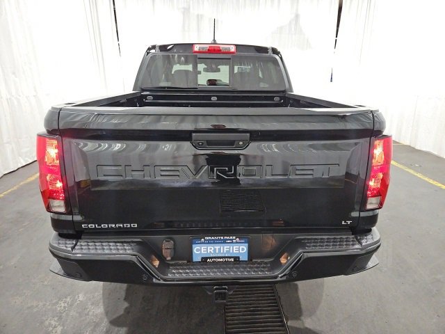 2024 Chevrolet Colorado LT photo 2