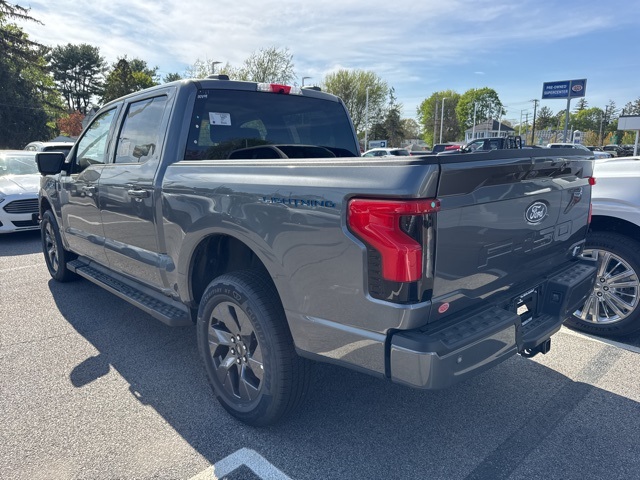 2025 Ford F-150 Lightning photo 5