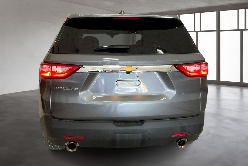 2020 Chevrolet Traverse LS photo 2