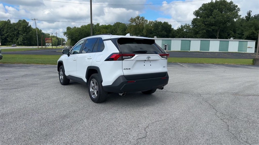 2023 Toyota RAV4 XLE photo 6